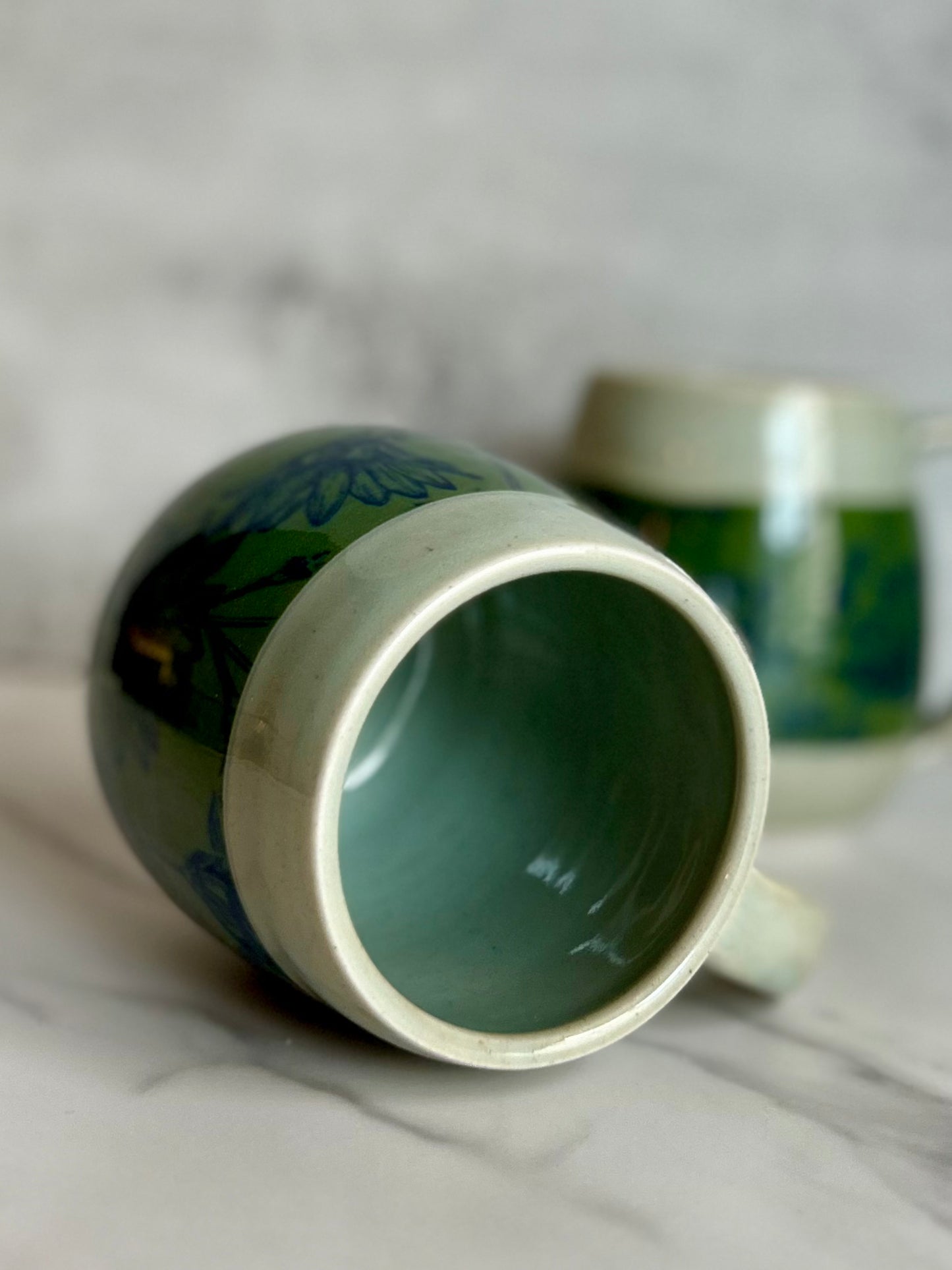 Daisy Stem Round Botanic Mug